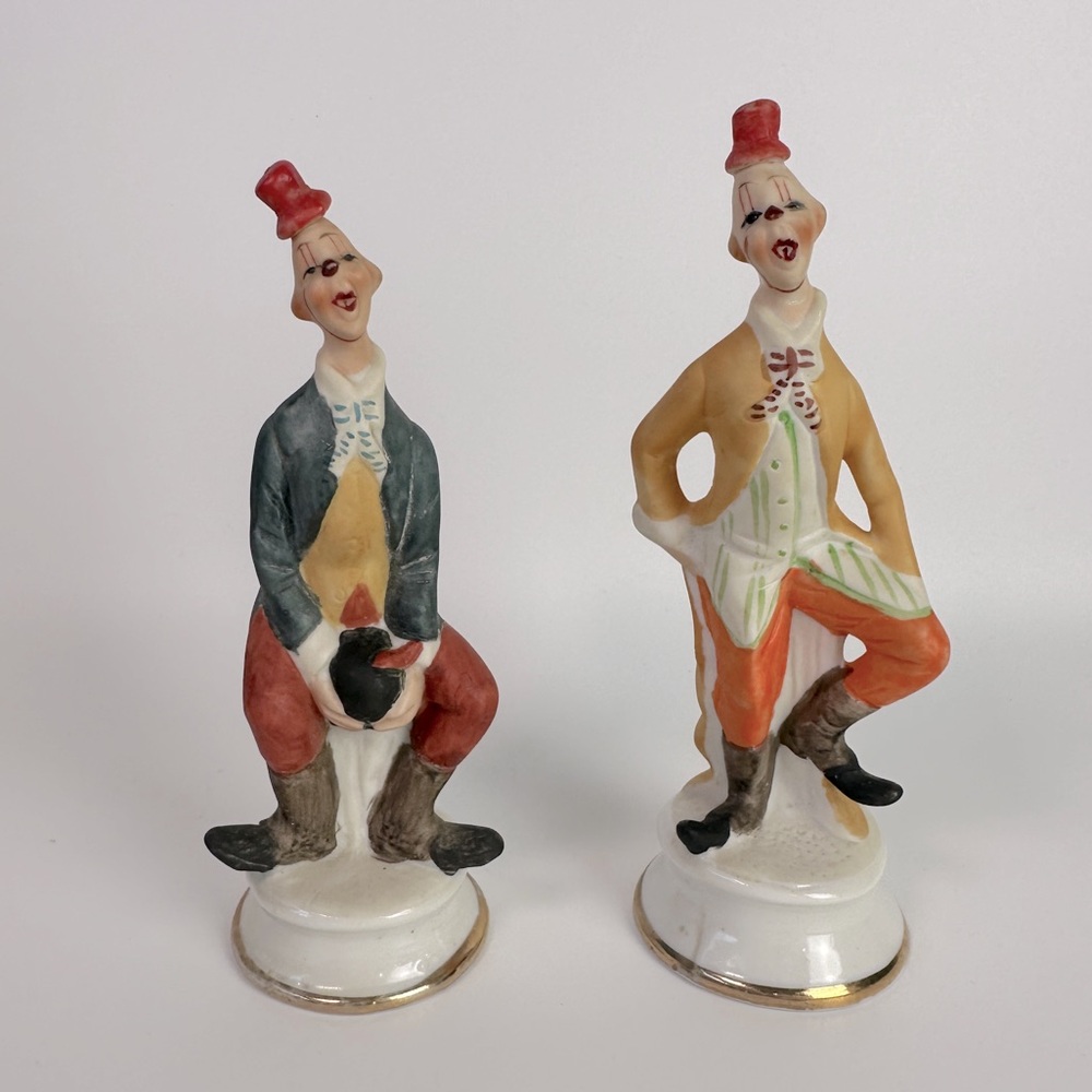 VTG‎ MANN MCML XXX CERAMIC PORCELAIN BISQUE CIRCUS CLOWNS 2 FIGURINES SCULPTURES